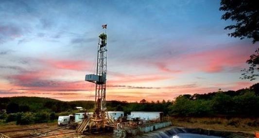 美国|轰隆！一声巨响美国境内又一次发现油田，中国网友：不属于你！