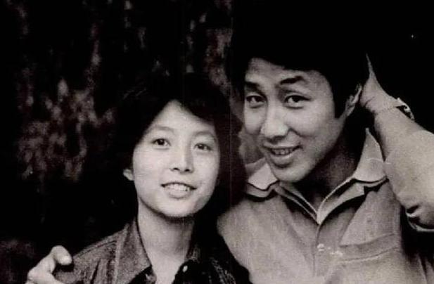 陈道明@比起四处留情张铁林，\装\了33年陈道明，说崩就崩的人生模仿不来