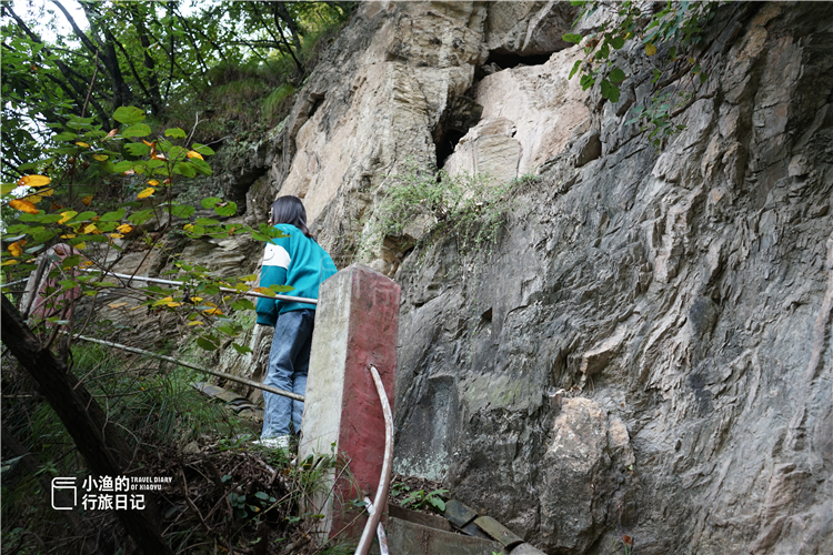 秦岭|陕南秦岭自驾，老国道偶遇绝壁“悬空寺”，修建原因成谜