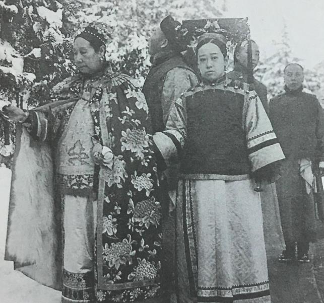 「慈禧太后」她被称为晚清第一美人，黑白照难掩美貌，却被慈禧害苦一生