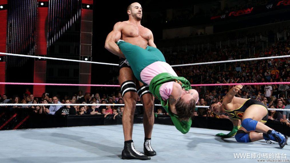 wwe▲WWE摔小辉新闻: 瑞士超人塞萨罗再次被弃用，地位还不如奥蒂斯！