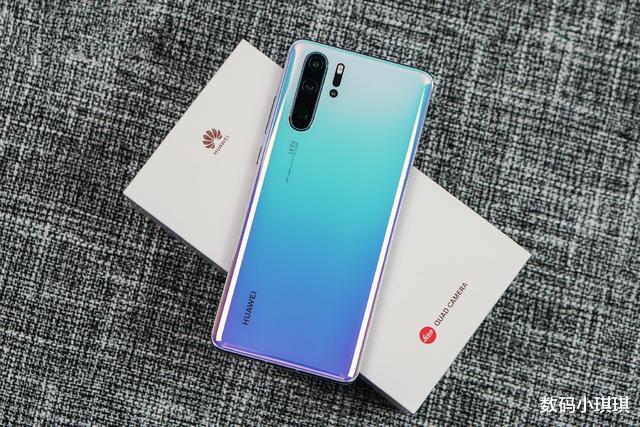 华为|顶级华为一夜“怒降”！50倍变焦+IP68级，现在入手来得及吗？