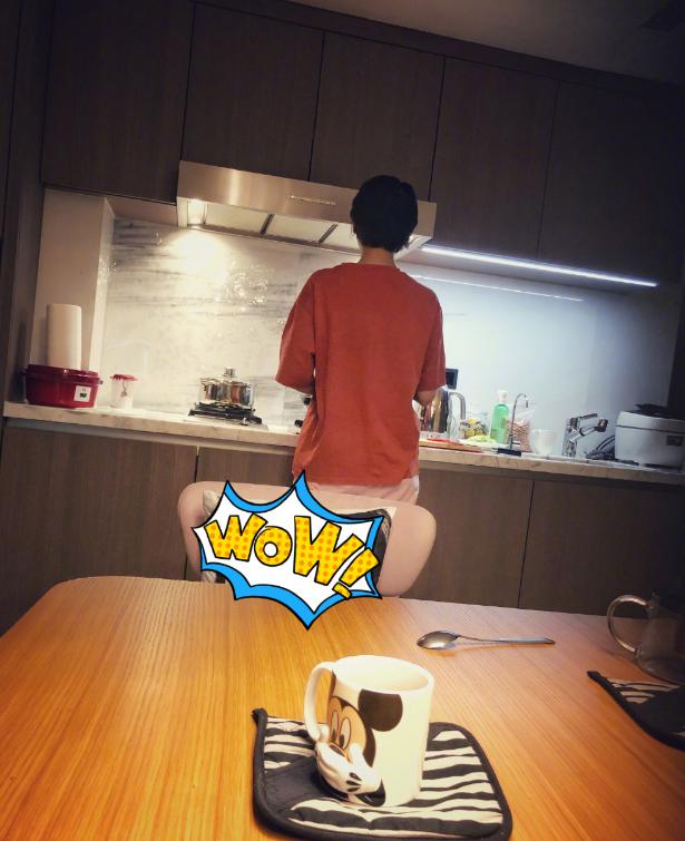 |古力娜扎现实中的家:把电视立在了客厅中间,装修也要走独特路线