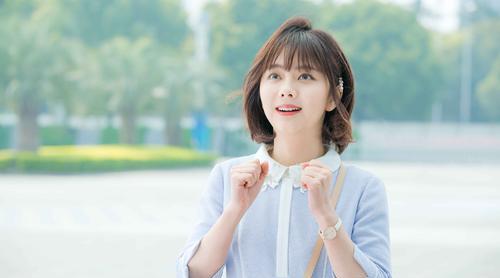 谭松韵|谭松韵为减肥偷偷夹走碗里的面，谁注意张新成反应？关系好装不出