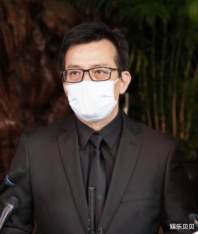 【刘德华】刘德华等众星携夫人罕见同框,参加梁洁华追悼会,唯独不见梁朝伟夫妇