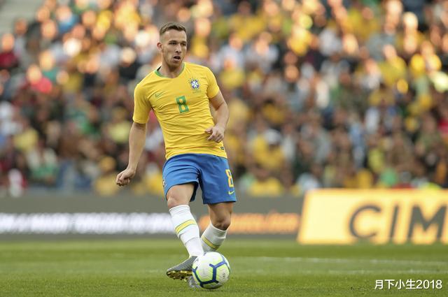 『巴塞罗那』做账水平一流！巴萨完成阿图尔和皮亚尼奇交易填补财政亏空，没钱再难任性买买买