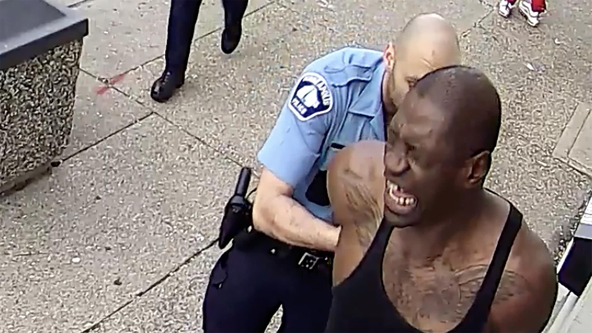 「选美」跪杀黑人的警察妻子被曝光正脸！当过选美的冠军！坚称丈夫是个绅士！