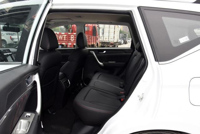 哈弗m6|哈弗M6:我真苦,已经降到5.46万了,还让我降