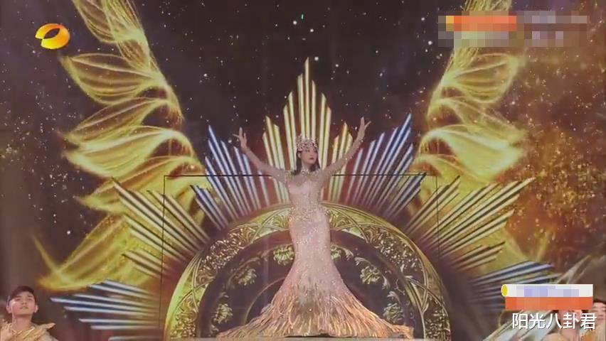 任豪|金鹰战袍设计费120万？宋茜工作室不惧骂声晒精修照，生图对比惨烈