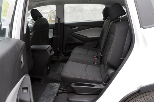 #雪佛兰#从11.49万下探到8.49万，这合资七座已跌“骨折”，仍无人问