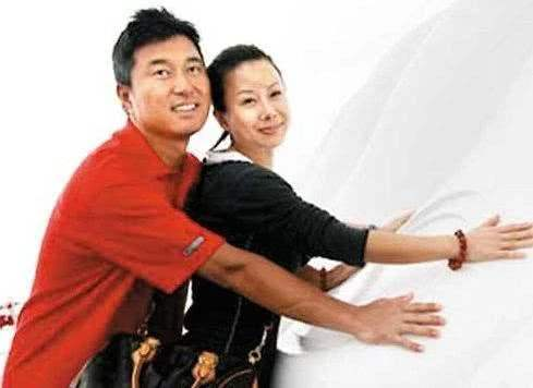 满文军|被丈夫满文军指证，亲手送进监狱的李俐，为何出狱7年才离婚？