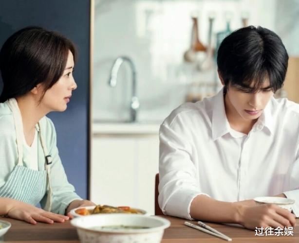 穿帮镜头|?以家人之名：最明显的穿帮镜头，出镜3秒就被发现，导演：失策了