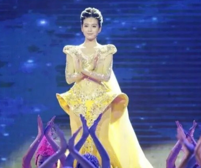 金鹰女神|一水到底？第8任金鹰女神入围名单曝光，全员被批“有名无实”