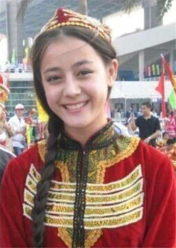 迪丽热巴▲杨颖18岁，迪丽热巴18岁，鞠婧祎18岁，看到赵丽颖：冯绍峰赚大了！