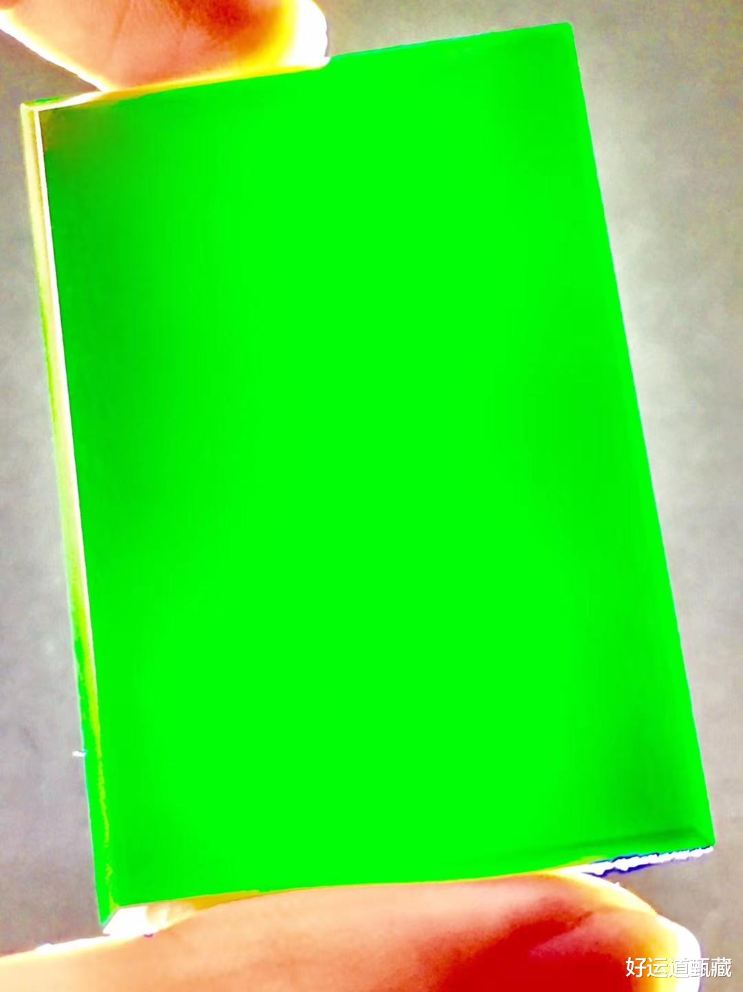 翡翠|翡翠里的特色品种,绿的发黑的墨翠