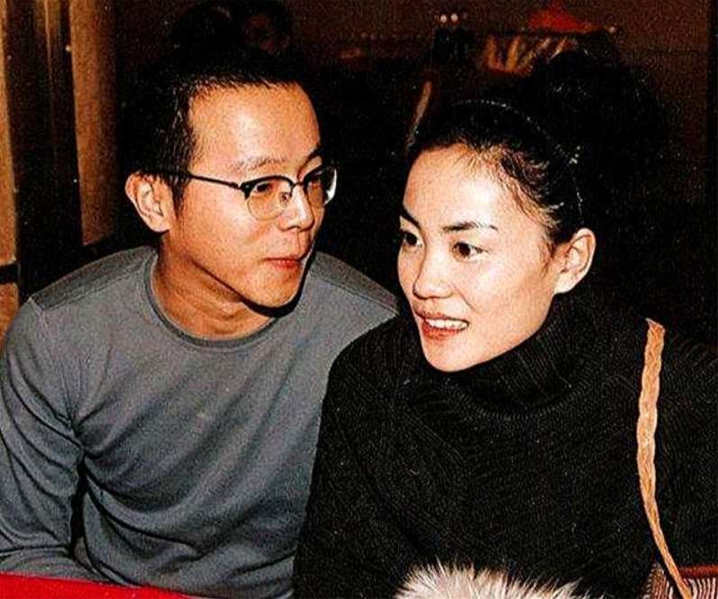 王菲|纠缠11年的锋菲恋，终究敌不过金钱，10亿身家投入基金暴露真相