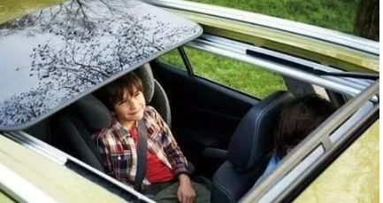 「买车」买车到底要不要选带天窗的？