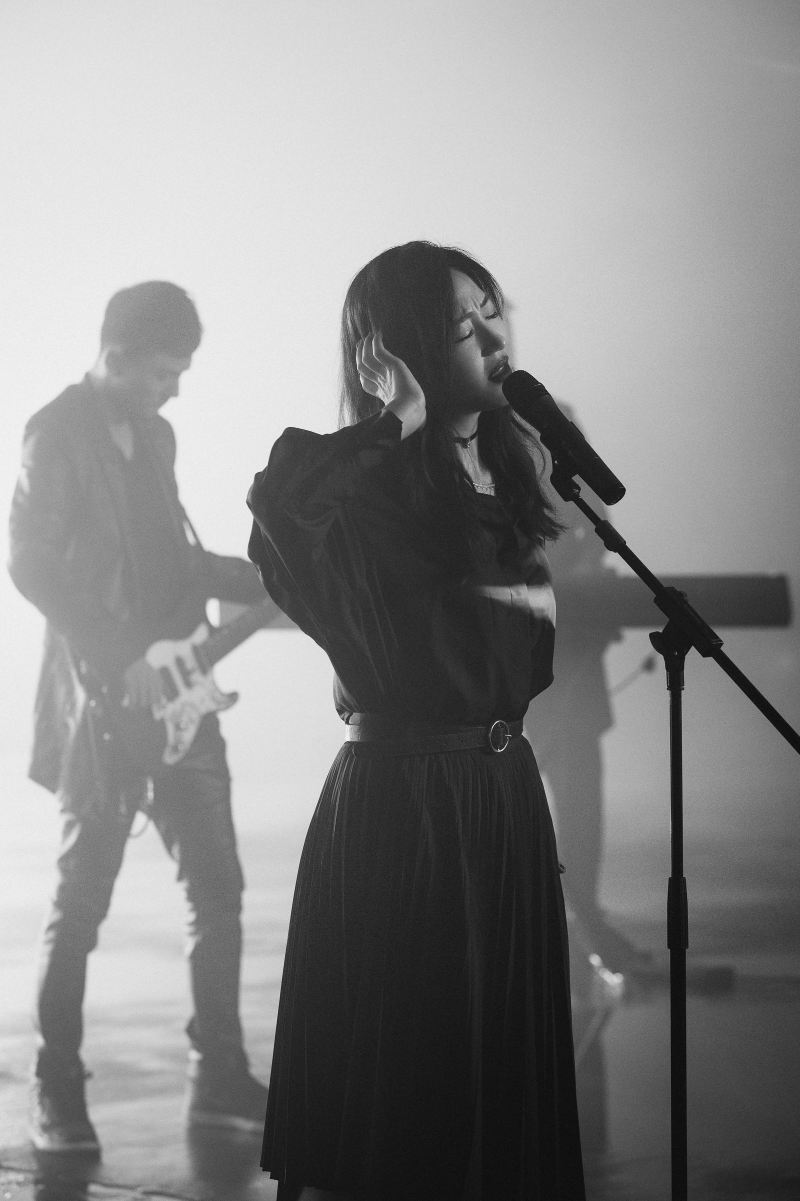 刘郡格@刘郡格全新单曲《打磨》即将上线 暗黑系视觉大片曝光