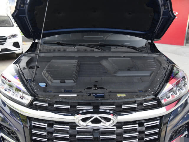 安全气囊■威武虎八，轴距超2.7米，无钥进入+9安全气囊，起售居然不到八万