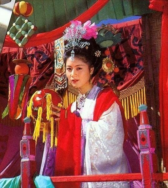 张译■余秋雨夫人马兰，《西游记》中片酬最高的演员，导演租直升机接送