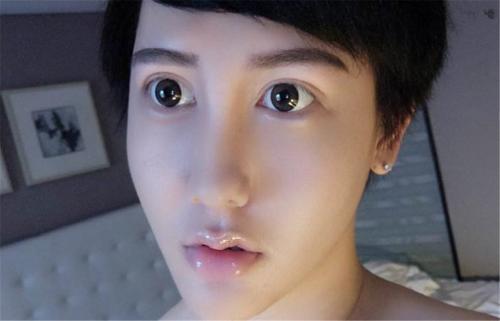 女孩|30岁的李心艾：体胖面肿下巴尖，十级美颜滤镜都拯救不了她的样貌