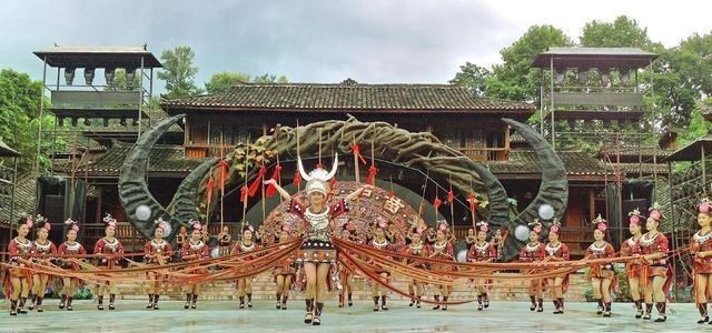 [苗寨]我国最“黑心”的景区，住一晚最少480元，扬言：根本不缺游客！