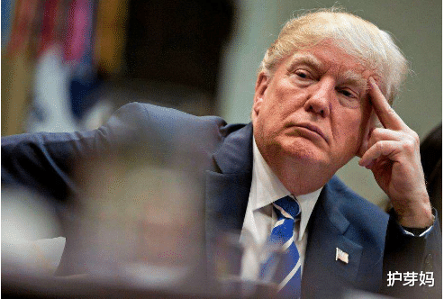 [特朗普]难怪特朗普不在乎疫情发展，美媒终于发现真相！全美民众愤怒了