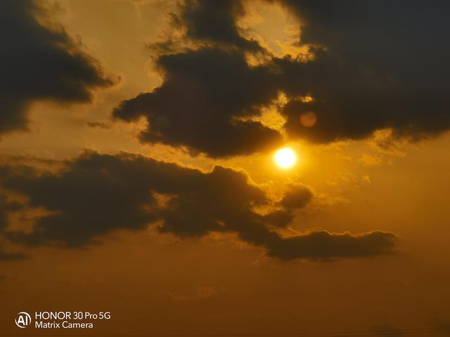 荣耀@就是这么迅速，5X光变手机荣耀30直降300元，目前最低2699元