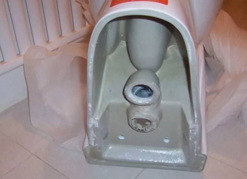 『连体』原来壁挂马桶的安装是这样的!别再用传统马桶了