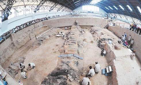 [古墓]古墓出土一个怪物，之后被村民哄抢，而千年之前的谜团也因此解开