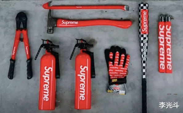 supreme|跨界联名如何玩出拍案惊奇：抱团取暖还是制造化学反应？