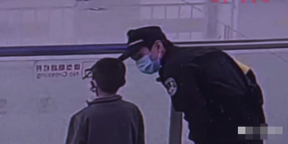 结婚|浙江一9岁男孩被亲爸扔在火车站！得知真相，网友炸锅了