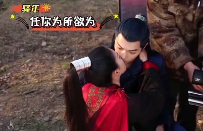 「吻戏」“拍吻戏不错位”的4部剧，《双世宠妃》上榜，最后两位“下嘴”真重