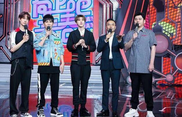 #天天向上#看过那么多期《天天向上》，你知道第一期有谁吗？汪涵不在老婆在