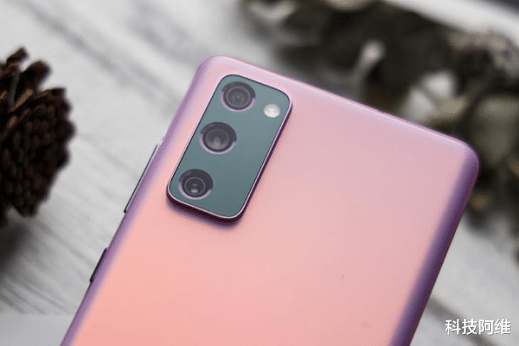 双十一|发布仅半个月变相下跌700元,120Hz+IP68,顶级防水旗舰处境尴尬