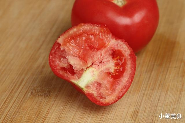 西红柿@买西红柿时,遇到这3种再便宜也不要买,我也是刚知道,涨知识