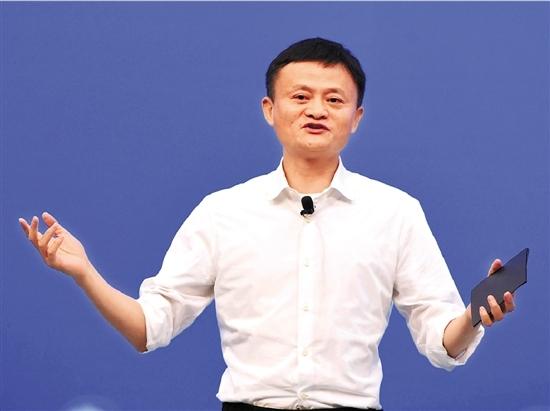 「考试」女老师穿人体器官服上课，学生觉得不好意思，老师：为学生而创新