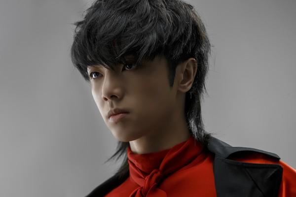 #爱情相思酒#华晨宇出道7年《歌手》夺冠　新歌卡关1个月帅气化身红斗士