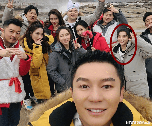 宋祖儿|跑男成员有多偏心？合照只给杨颖开十级美颜，宋祖儿造型一言难尽