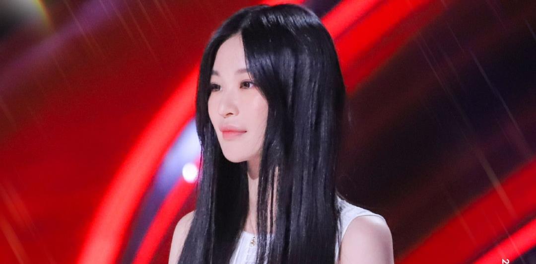 马心怡|中国好声音：马心怡的造型一言难尽，单依纯的造型让网友恋恋不忘