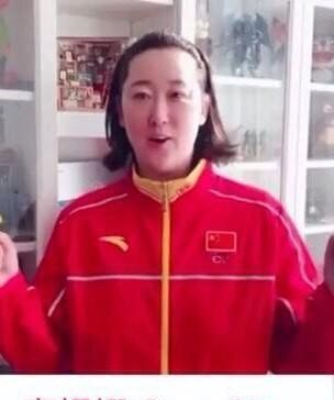 宋妮娜■40岁前女排国手，被誉为“花之秀”，退役嫁给教练，今发福成大妈