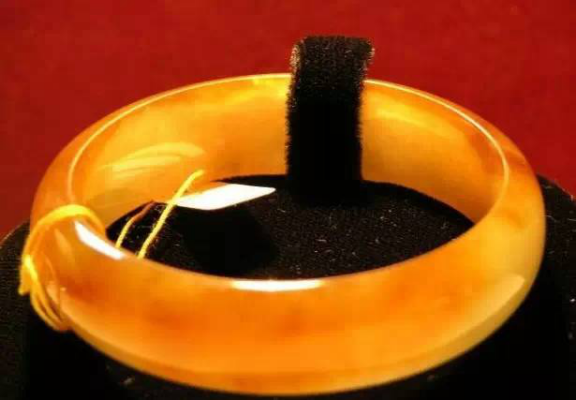 『翡翠』翡翠有几种颜色都没搞清楚,还装什么行家呀!!