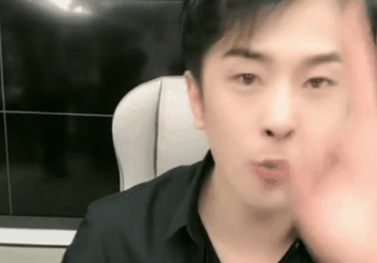 华为荣耀|辛巴正面硬碰华为！召集粉丝退货：我亏4000万，华为不给我面子？