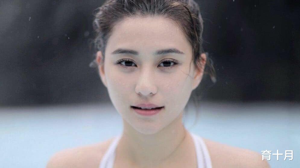 何超莲@何超莲自曝曾被欺负，父亲何鸿燊派出三辆车六个保镖，电影式救援