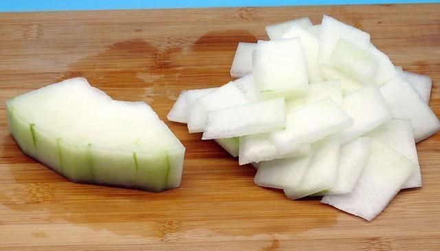 甲状腺结节|甲状腺结节的人，3物请你趁早撤下饭桌，结节或许会“知难而退”