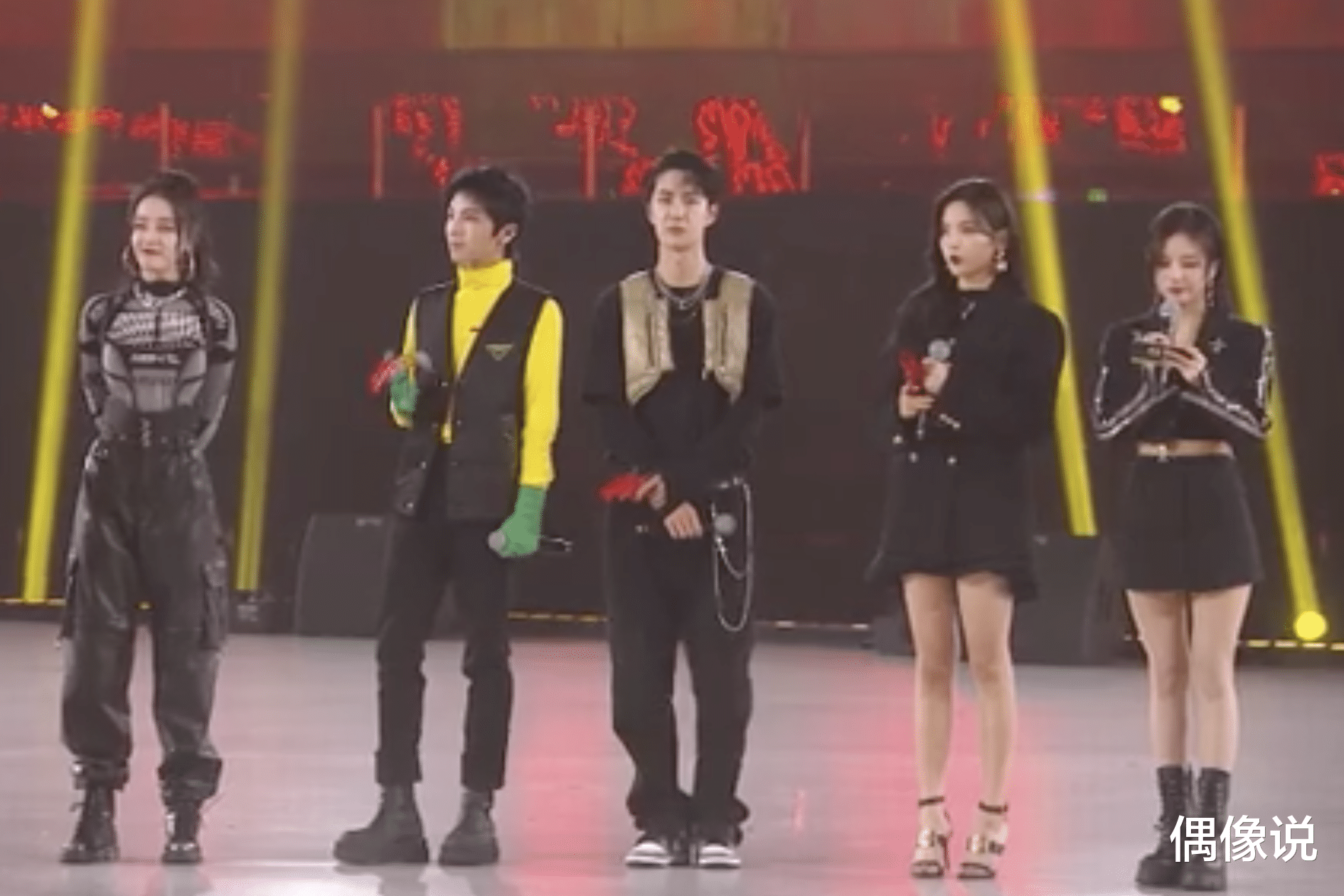 迪丽热巴|迪丽热巴杨超越等人打游戏，告诉玩家一个真理：取名越牛技术越菜