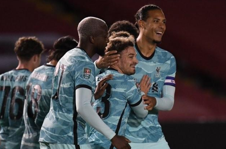 利物浦|7-2！日本球星不让孙兴慜独美，2射1传造狂胜，利物浦3场轰13球