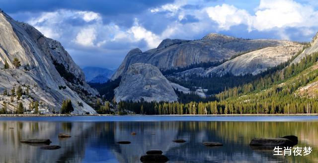 『十二星座』六月中旬，痴情爱恋，前世牵绊，今生情缘，3生肖一见倾心爱到底
