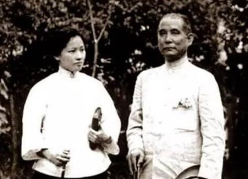 宋庆龄|宋庆龄珍贵老照片：容颜叫人惊艳，美的像整了容的大明星！