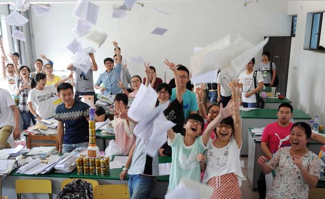 学霸|数学满分,英语145分,理综298分,学霸的成绩为什么那么好?